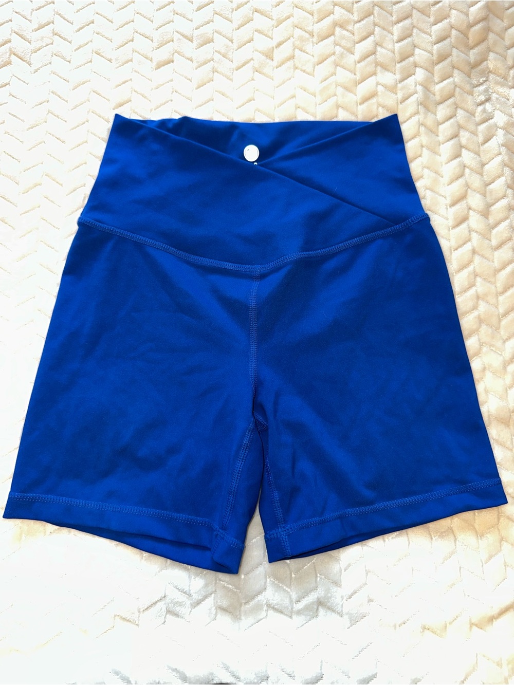 Yogalicious Lux Crossover Short 5" Short Blue Size Small